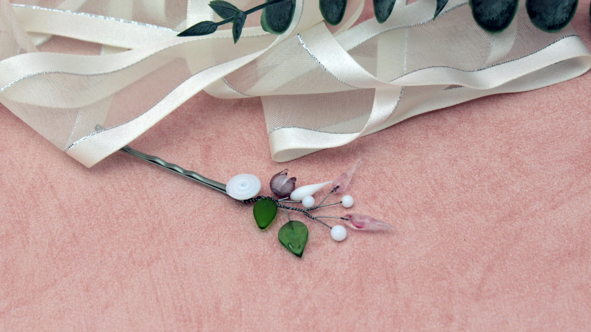 epingle-a-cheveux-en-verre-recycle-accessoire-fleuri-et-eco-responsable