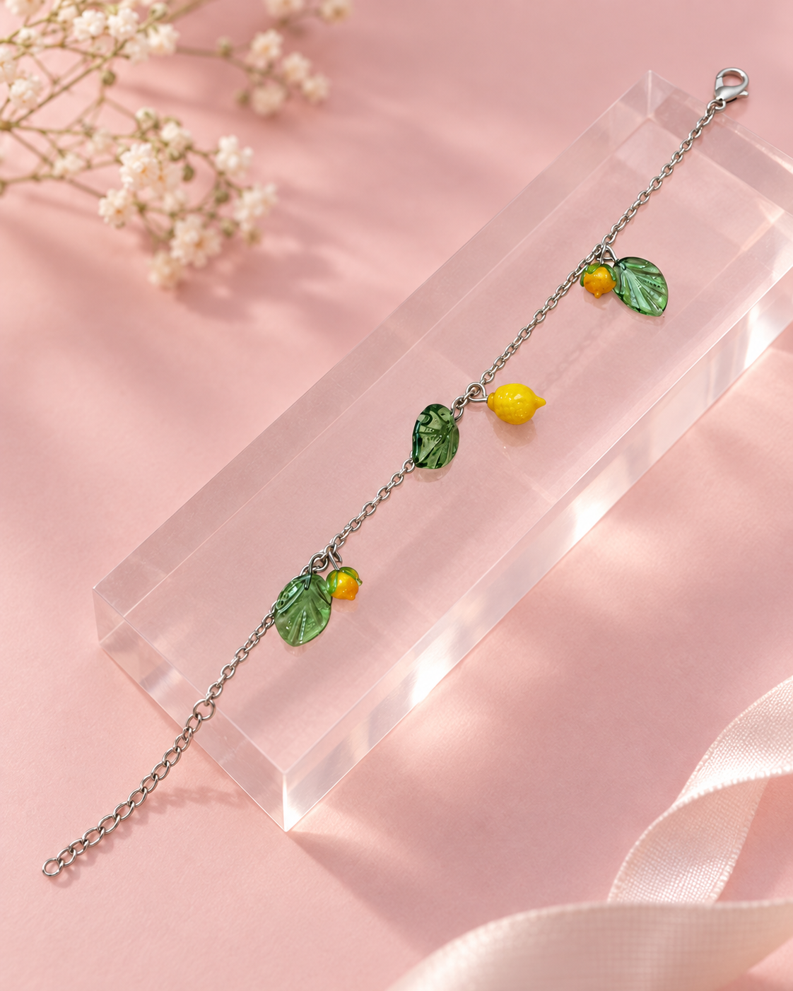 Bracelet citron en verre recyclé avec feuilles vertes