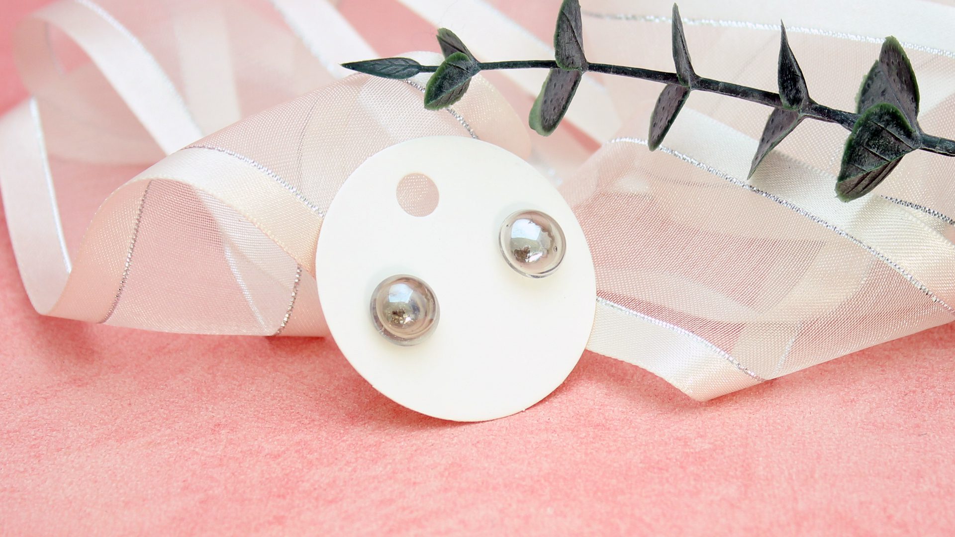 Boucles verre recyclé puces façonnées au chalumeau en verre d'art éco-responsable